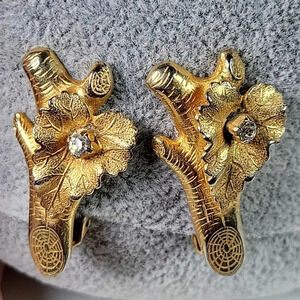 Vintage Leaf and Branch Clip On Earrings Wood Design Glass Rhinestone Wo…